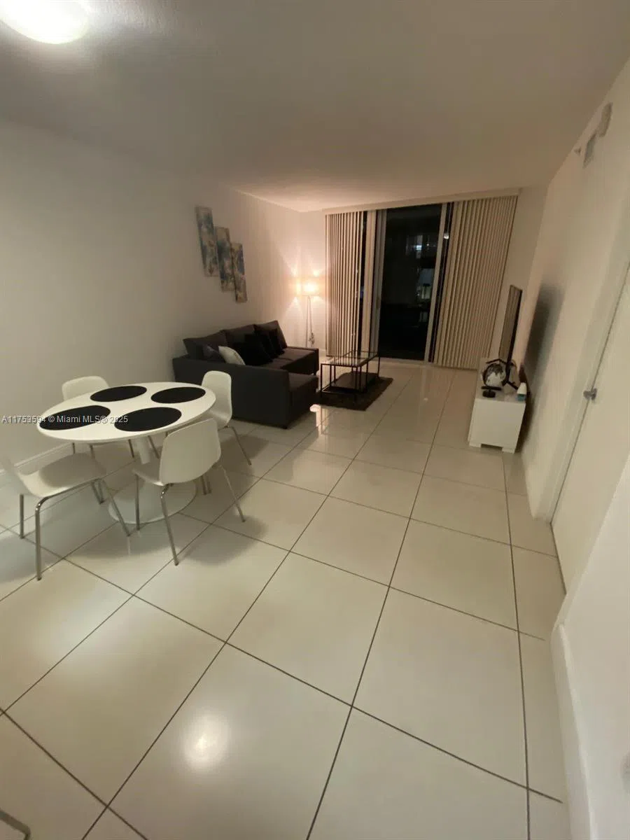 1750 Bayshore Dr #2905 Miami, FL 33132