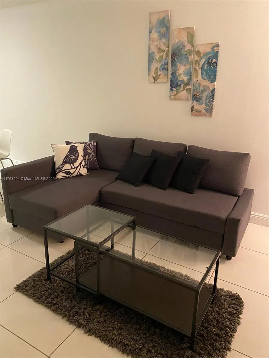 1750 Bayshore Dr #2905 Miami, FL 33132