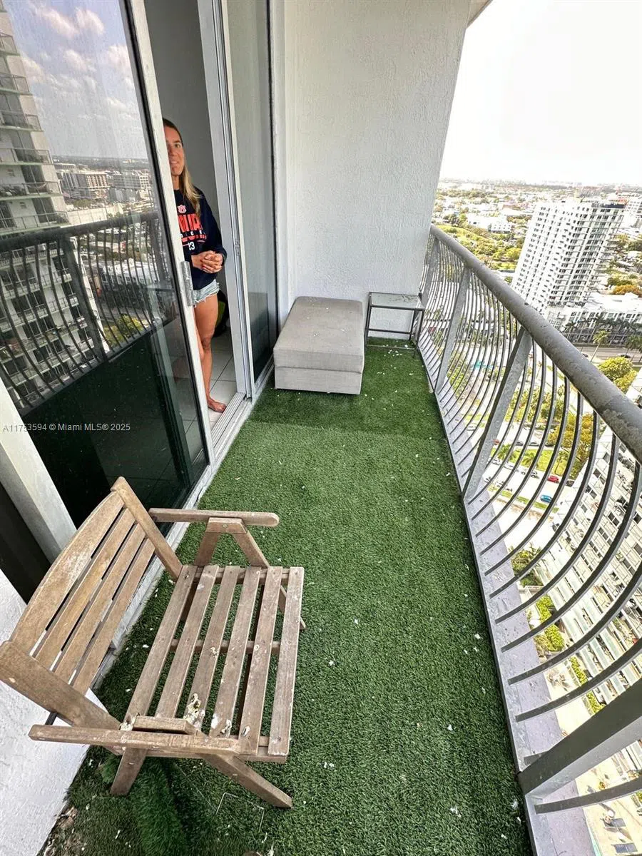 1750 Bayshore Dr #2905 Miami, FL 33132