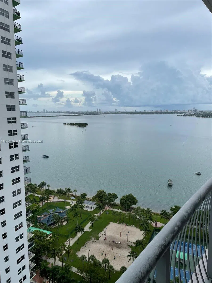 1750 Bayshore Dr #2905 Miami, FL 33132