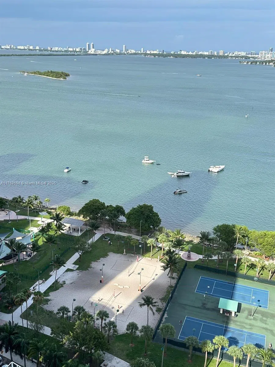 1750 Bayshore Dr #2905 Miami, FL 33132