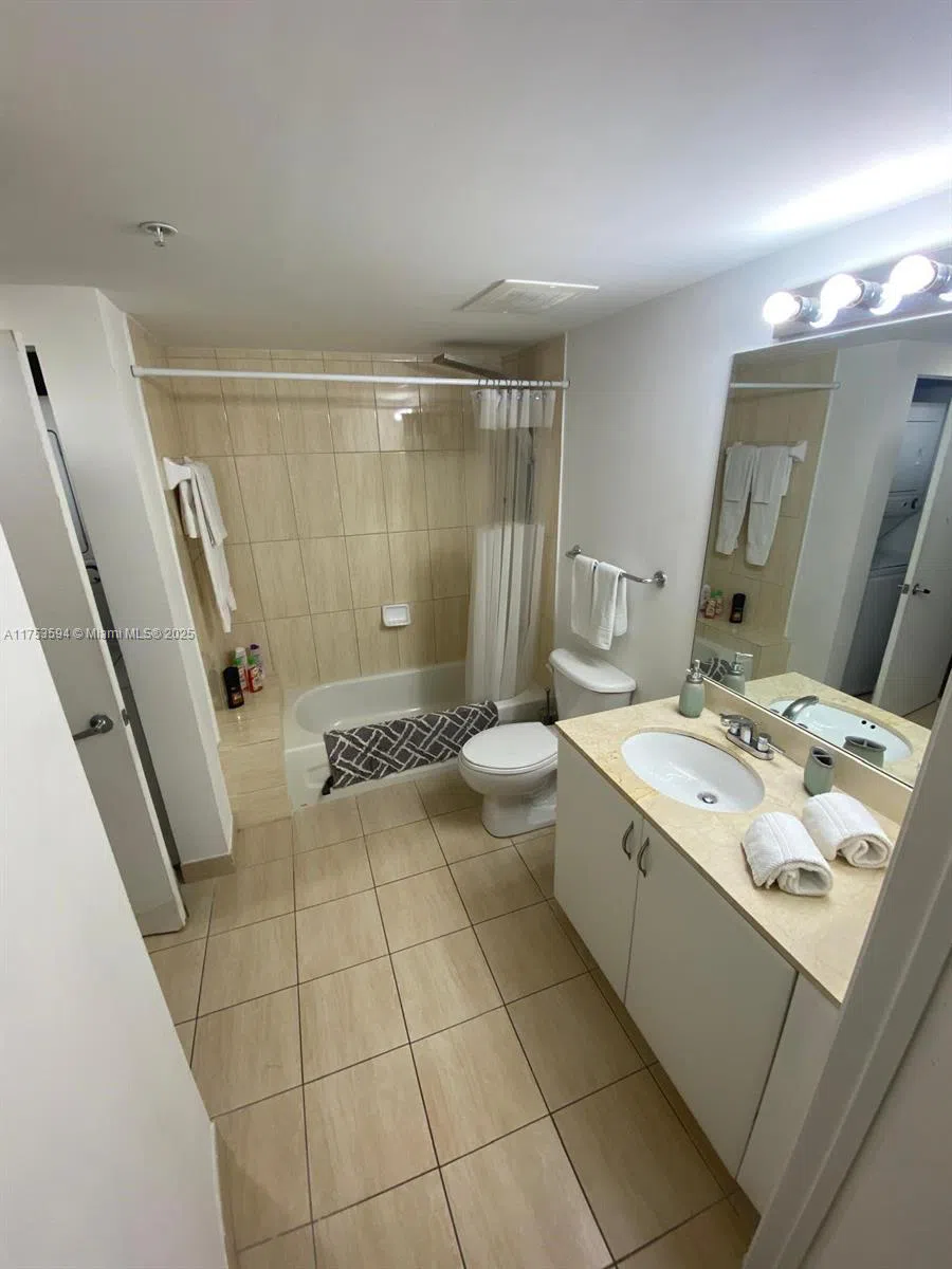 1750 Bayshore Dr #2905 Miami, FL 33132