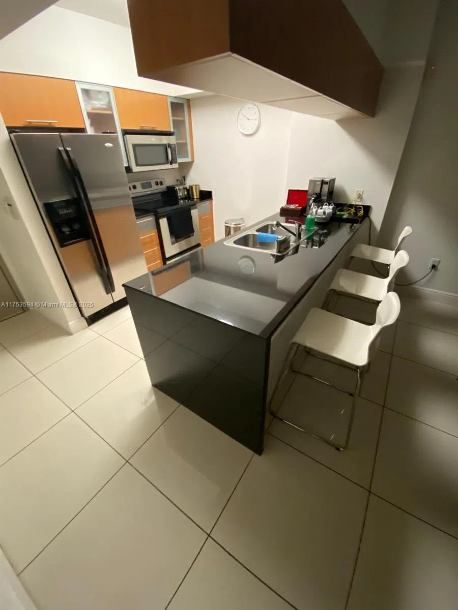 1750 Bayshore Dr #2905 Miami, FL 33132