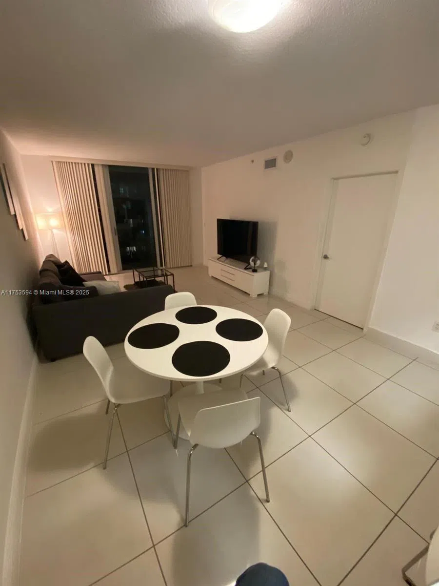 1750 Bayshore Dr #2905 Miami, FL 33132