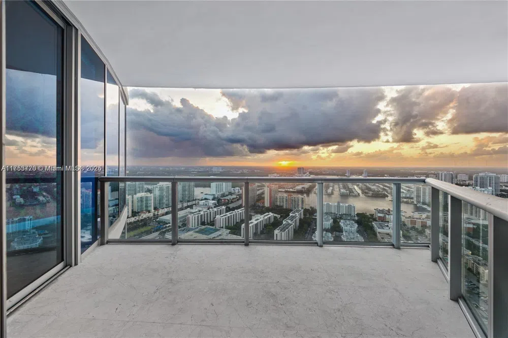 17001 Collins Ave #4705 Sunny Isles Beach, FL 33160