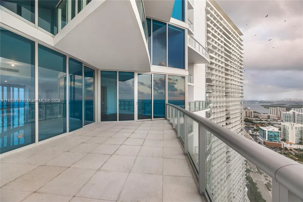 17001 Collins Ave #4705 Sunny Isles Beach, FL 33160