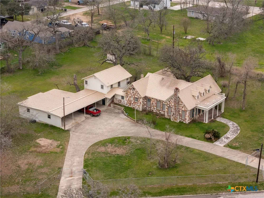 222 Myrtle Avenue Luling, TX 78648