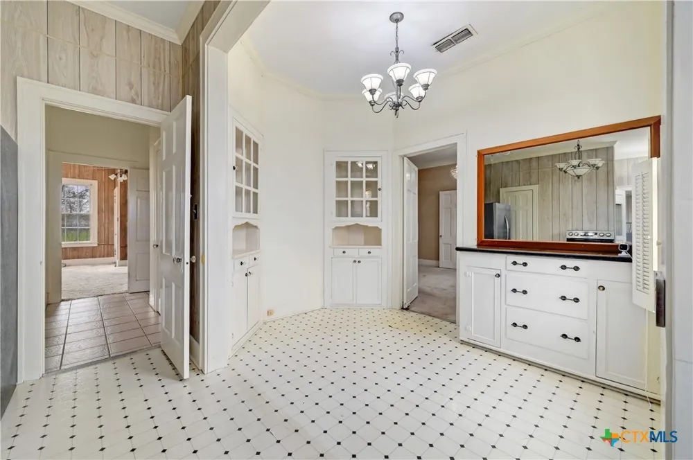 222 Myrtle Avenue Luling, TX 78648