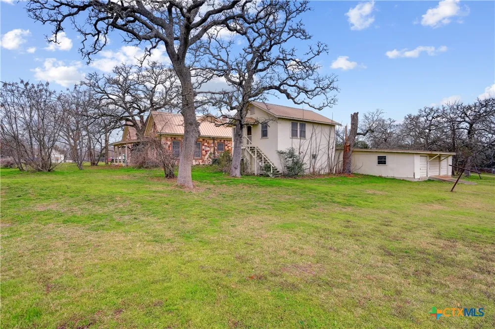 222 Myrtle Avenue Luling, TX 78648