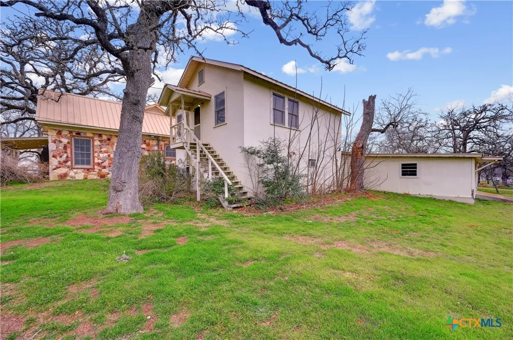 222 Myrtle Avenue Luling, TX 78648