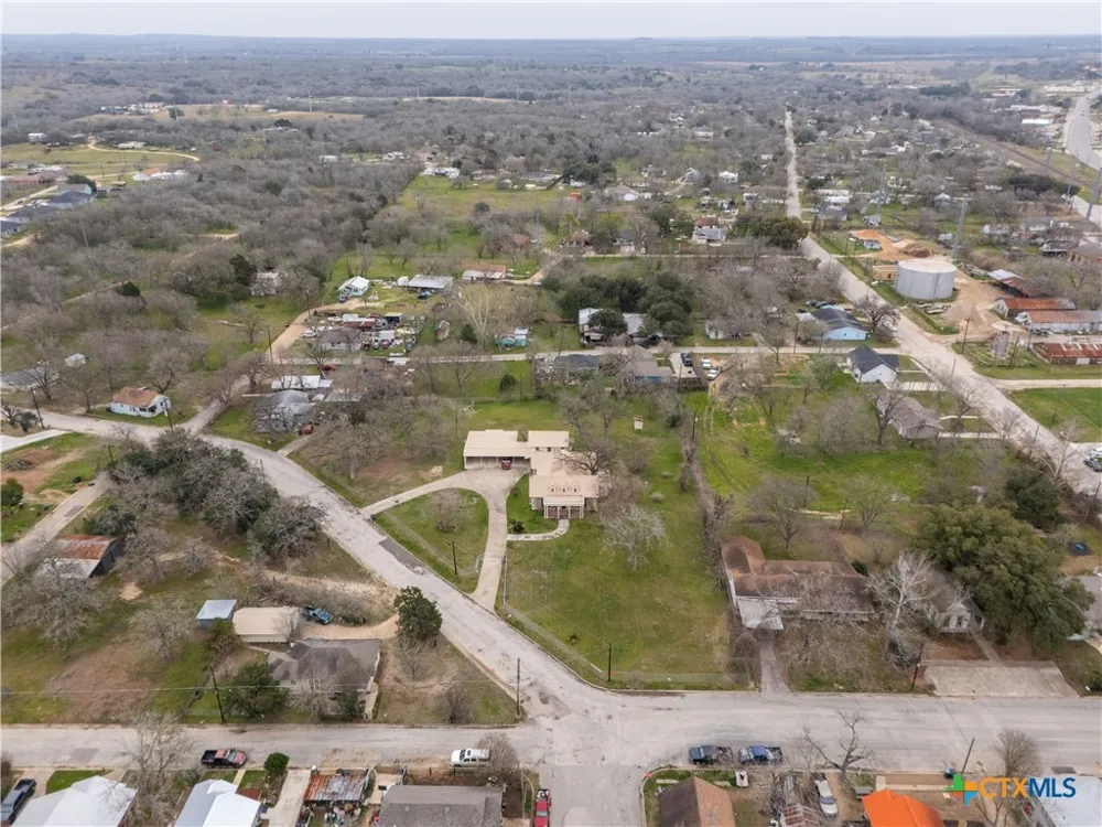 222 Myrtle Avenue Luling, TX 78648
