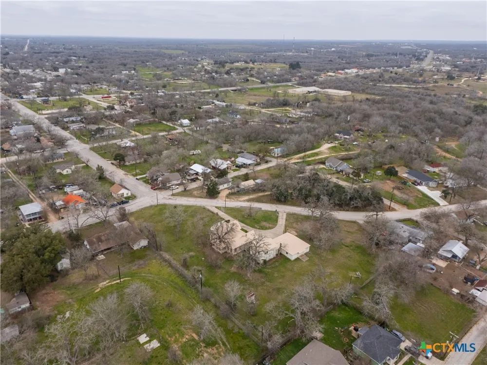 222 Myrtle Avenue Luling, TX 78648