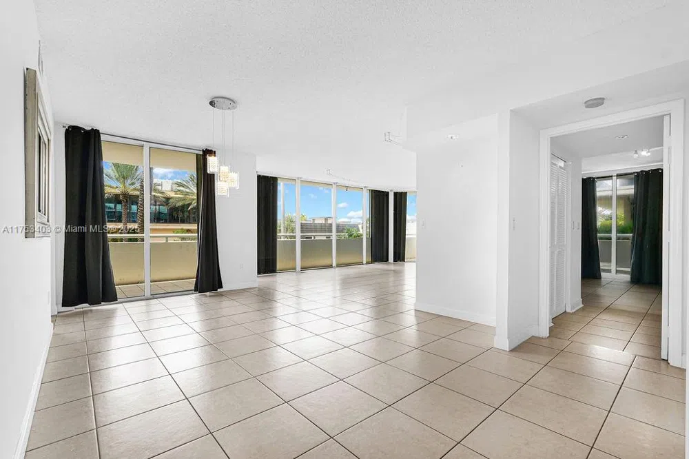 8925 Collins Ave #2E Surfside, FL 33154