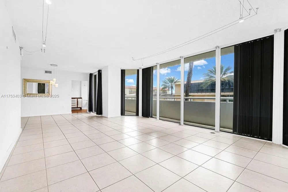 8925 Collins Ave #2E Surfside, FL 33154