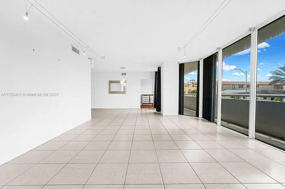 8925 Collins Ave #2E Surfside, FL 33154