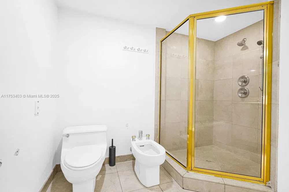 8925 Collins Ave #2E Surfside, FL 33154