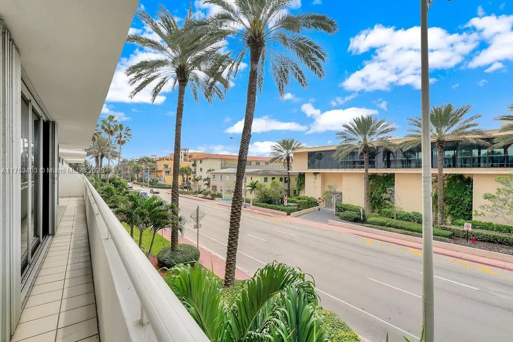 8925 Collins Ave #2E Surfside, FL 33154