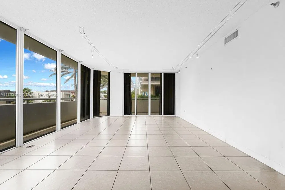 8925 Collins Ave #2E Surfside, FL 33154