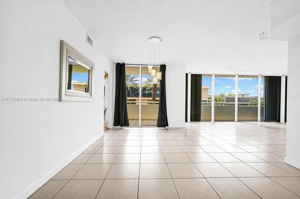 8925 Collins Ave #2E Surfside, FL 33154