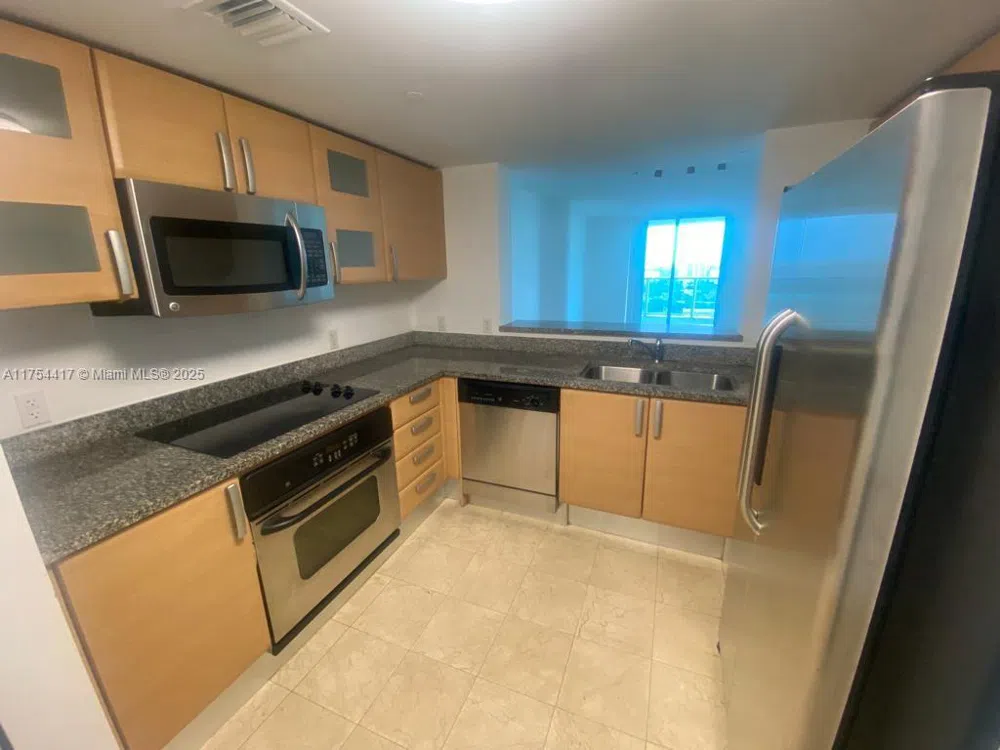 2101 Brickell Ave #1401 Miami, FL 33129