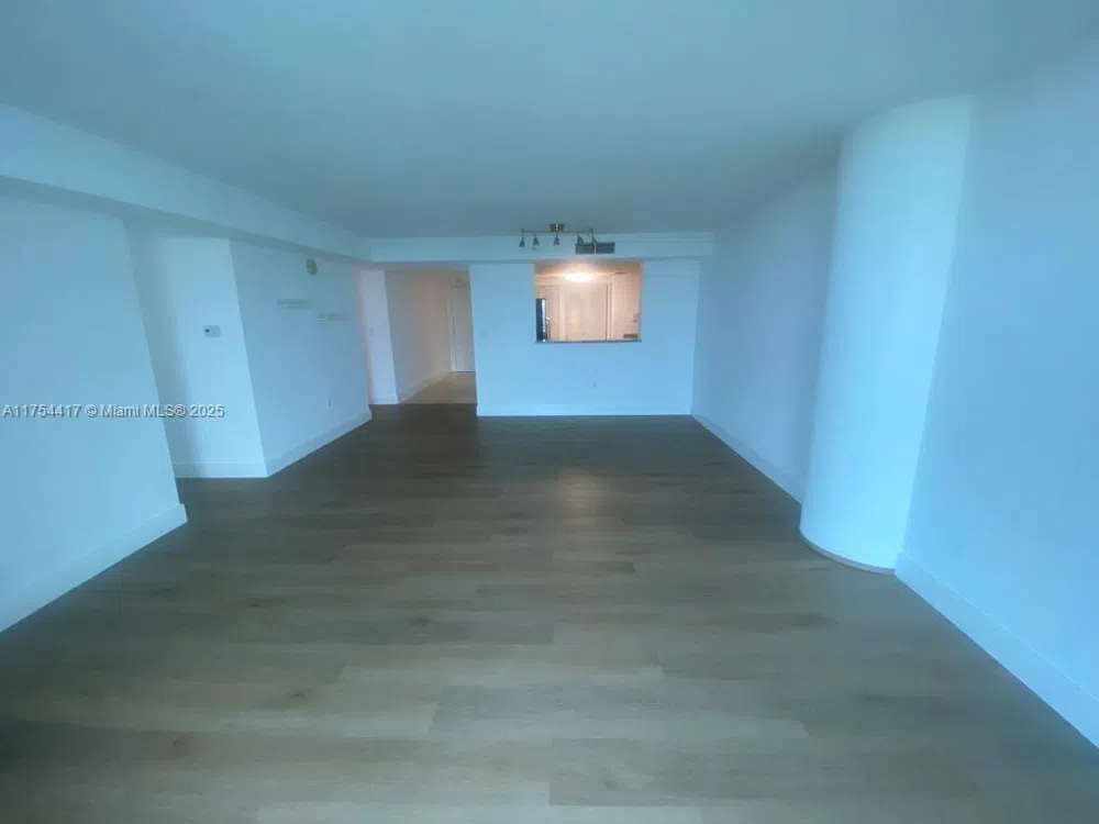 2101 Brickell Ave #1401 Miami, FL 33129