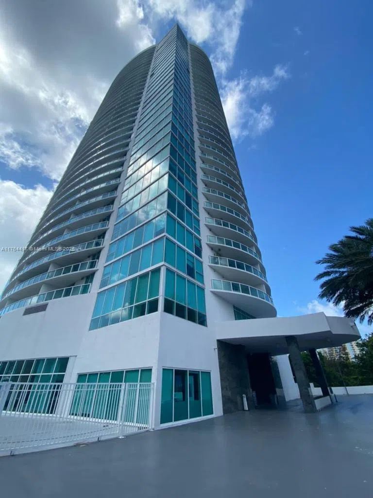 2101 Brickell Ave #1401 Miami, FL 33129