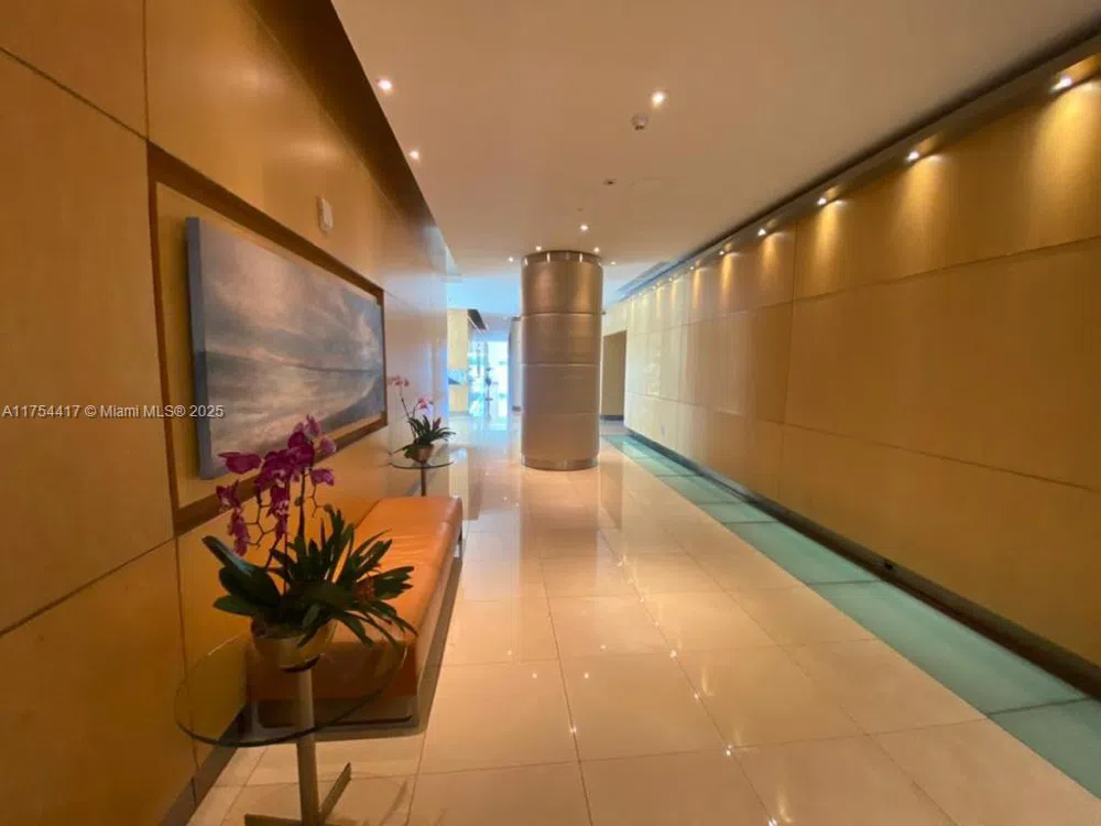 2101 Brickell Ave #1401 Miami, FL 33129