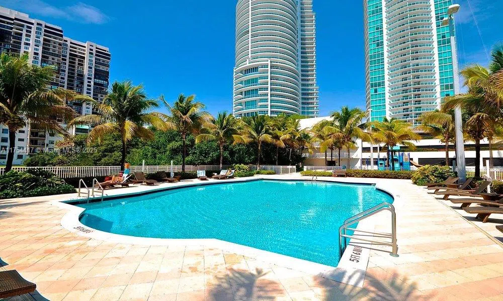 2101 Brickell Ave #1401 Miami, FL 33129