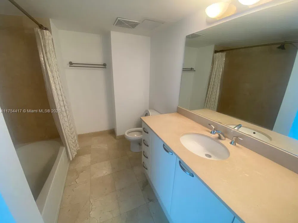 2101 Brickell Ave #1401 Miami, FL 33129