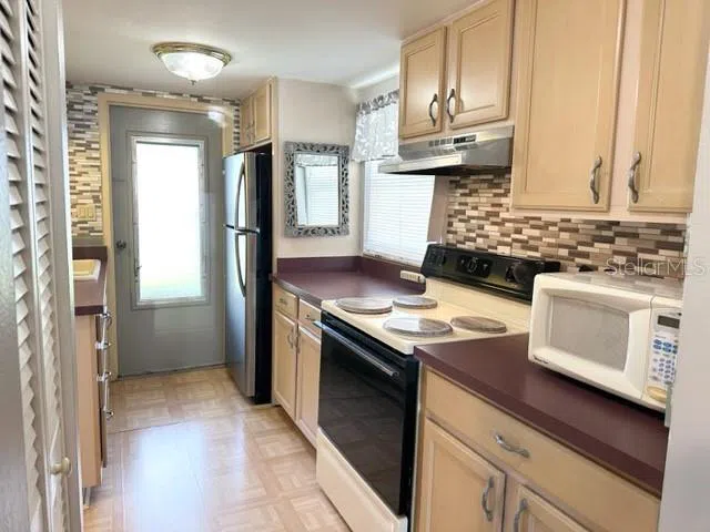7701 STARKEY ROAD #731 Seminole, FL 33777