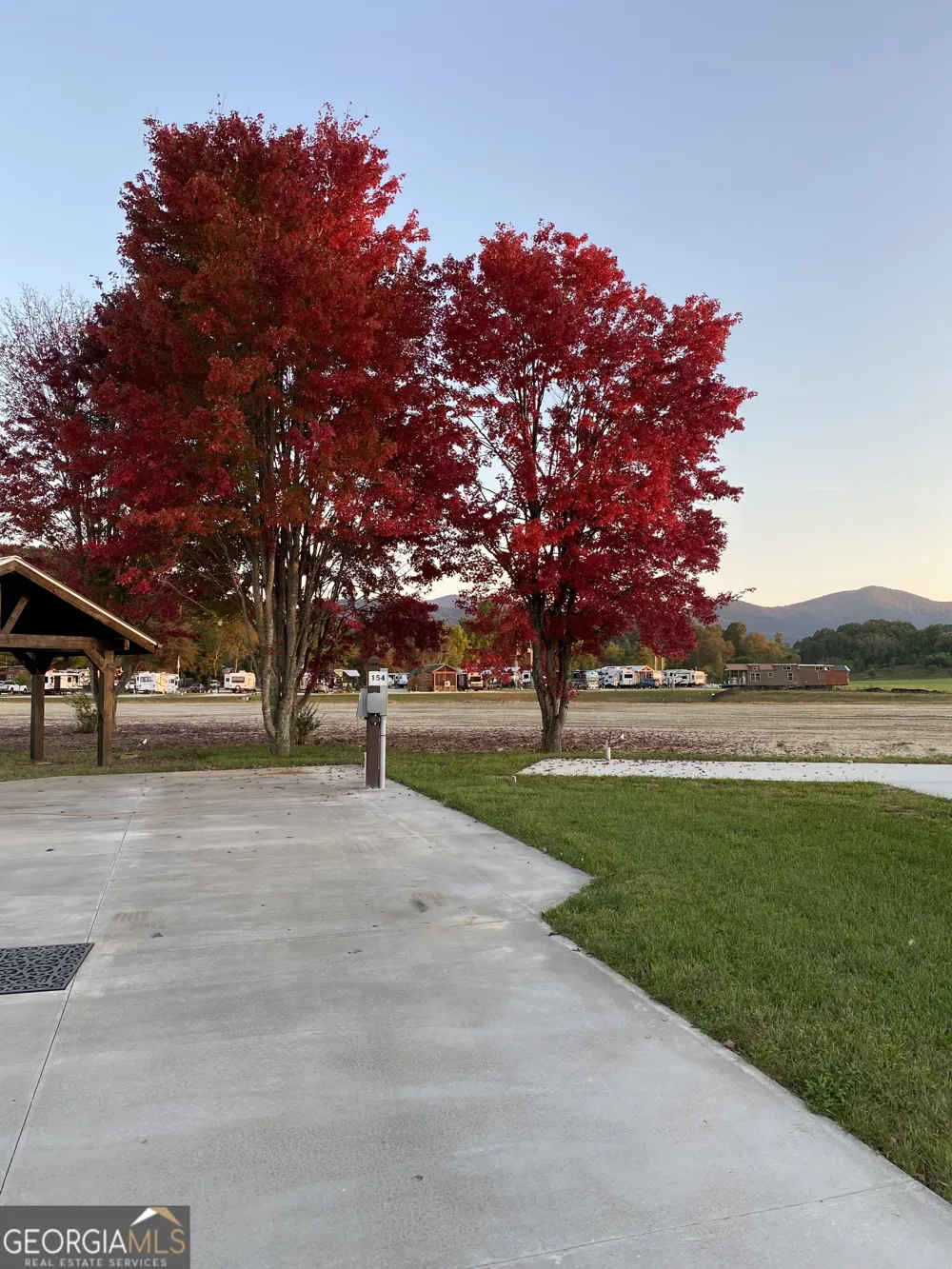 137 Foggy Mountain RD Blairsville, GA 30512