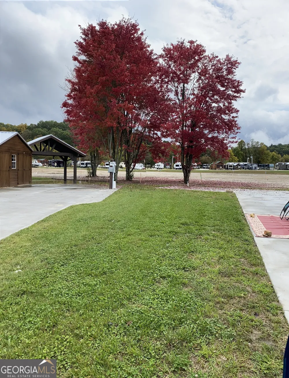 137 Foggy Mountain RD Blairsville, GA 30512