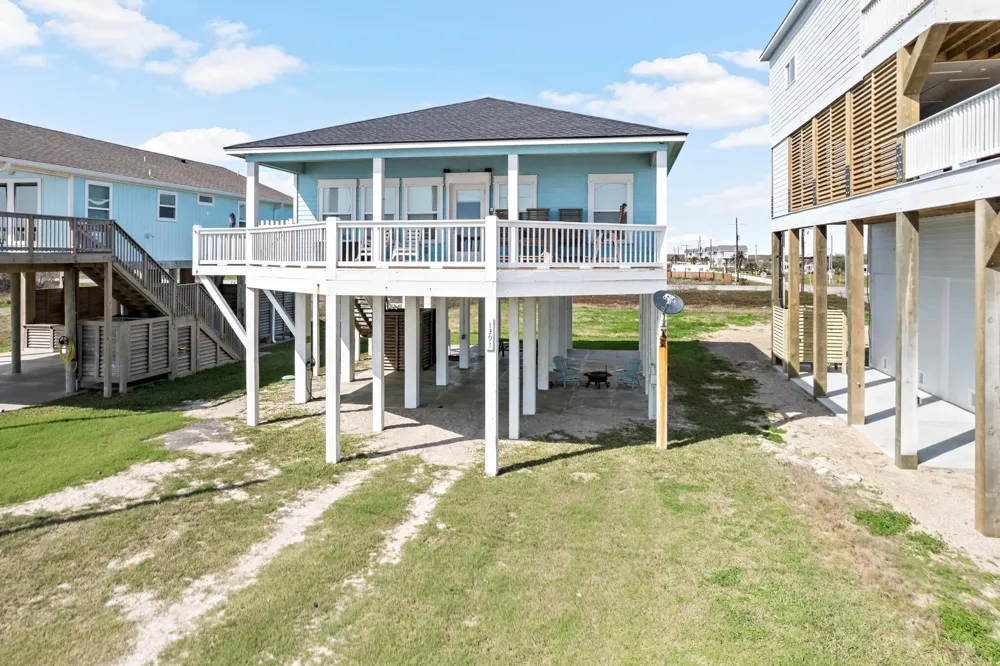 1391 Keith Ave Gilchrist, TX 77617