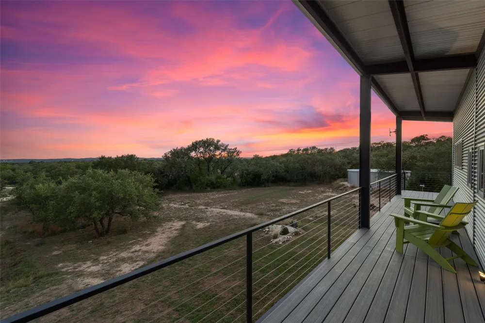 370 Gray Wolf Blanco, TX 78606