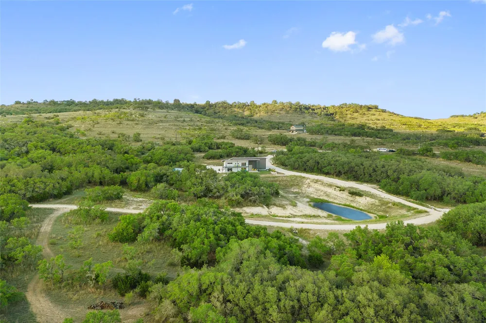 370 Gray Wolf Blanco, TX 78606