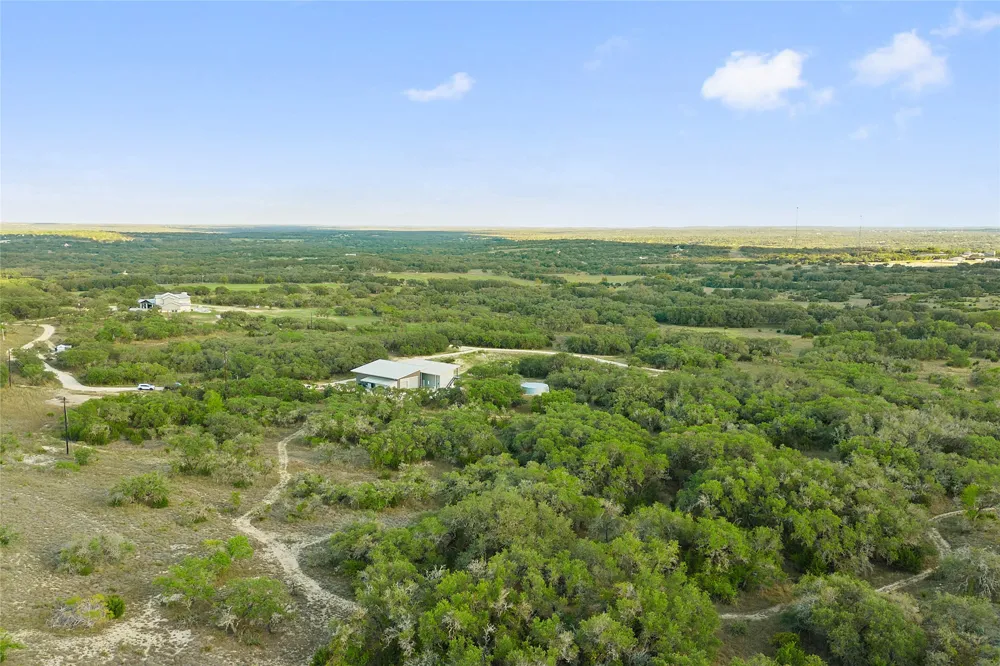 370 Gray Wolf Blanco, TX 78606