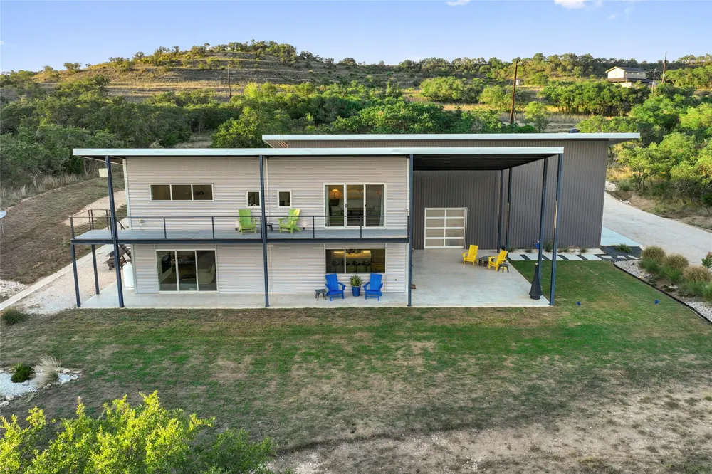 370 Gray Wolf Blanco, TX 78606