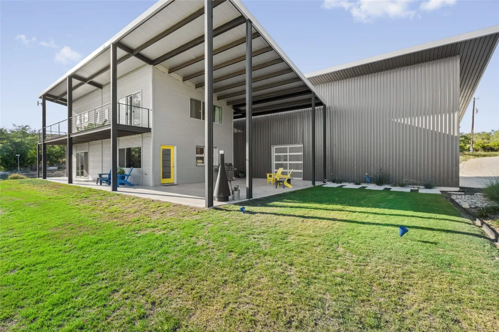 370 Gray Wolf Blanco, TX 78606