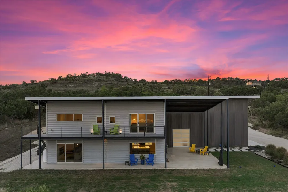 370 Gray Wolf Blanco, TX 78606