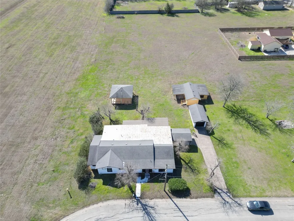 1414 Fifth Street Lockhart, TX 78644