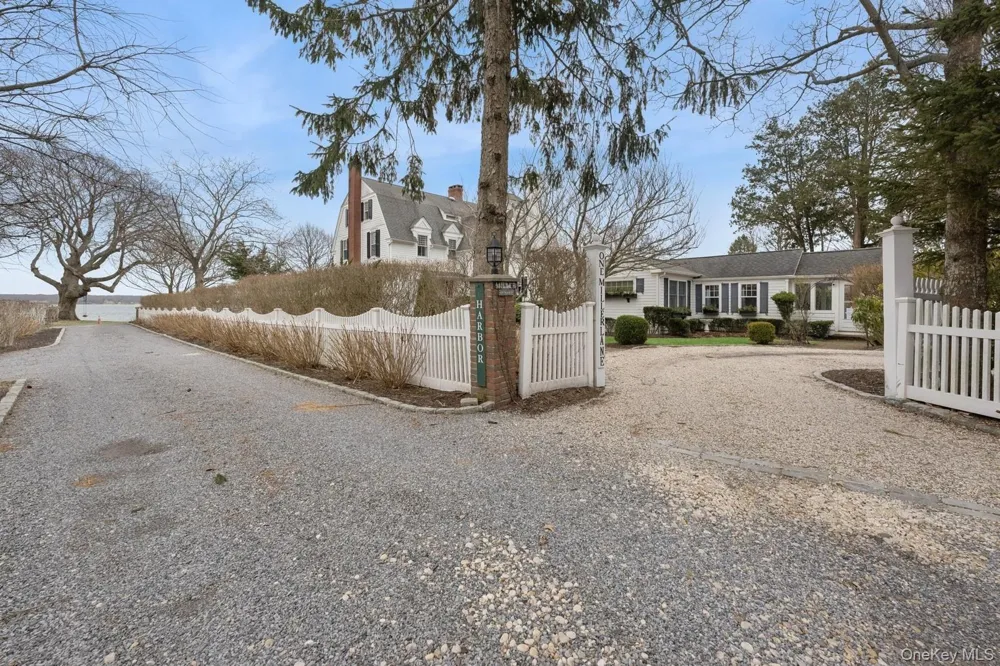 424 4th Street Greenport, NY 11944