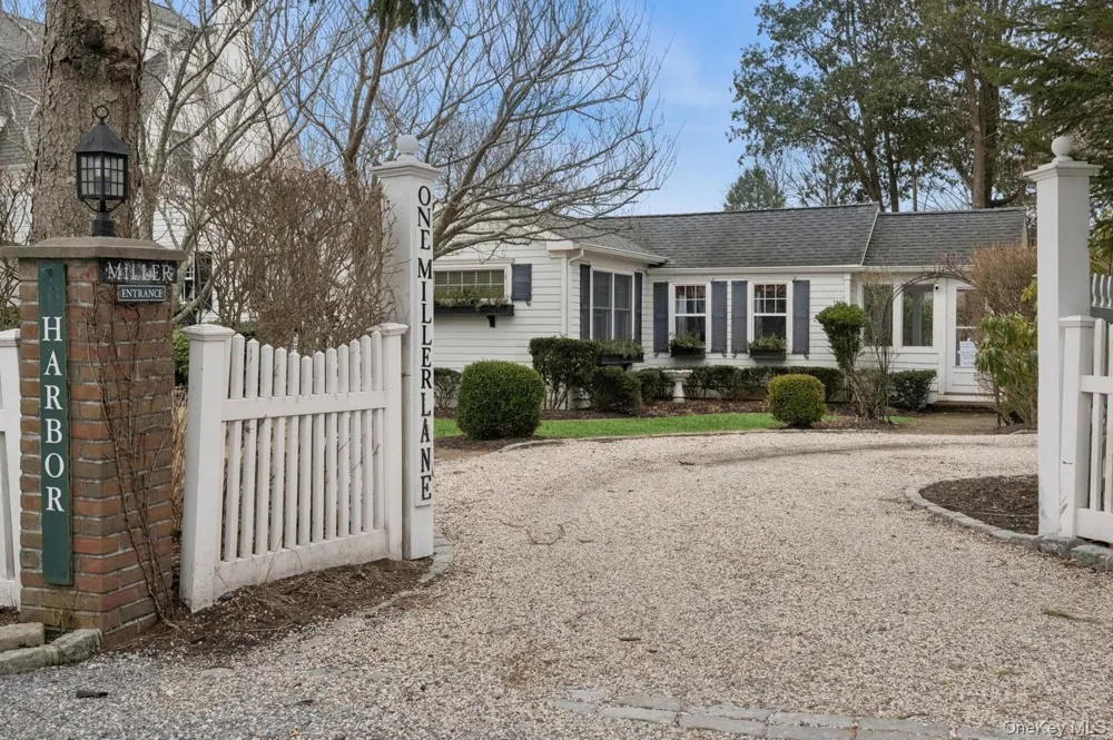 424 4th Street Greenport, NY 11944