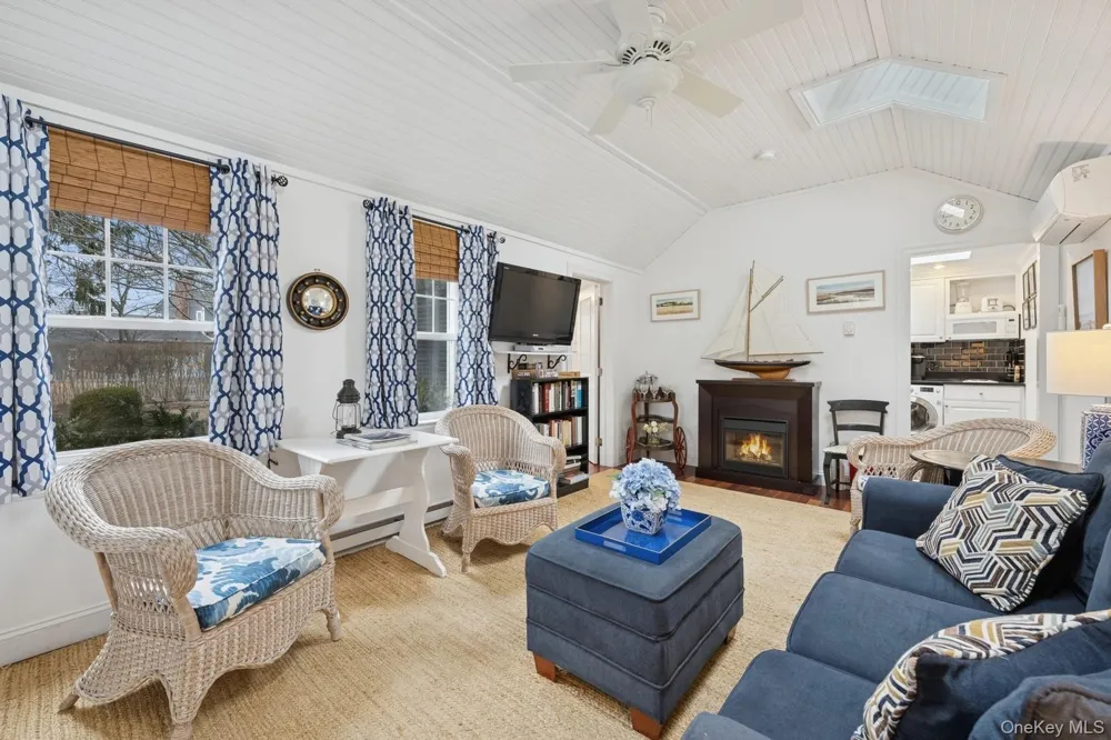 424 4th Street Greenport, NY 11944