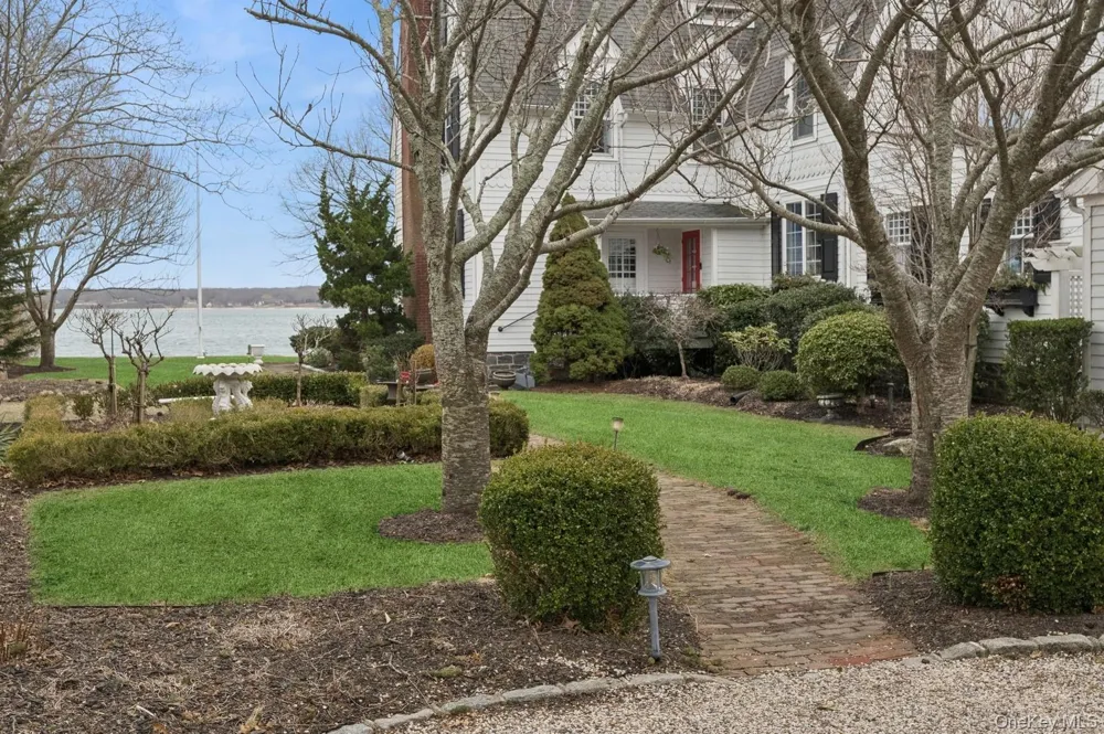 424 4th Street Greenport, NY 11944