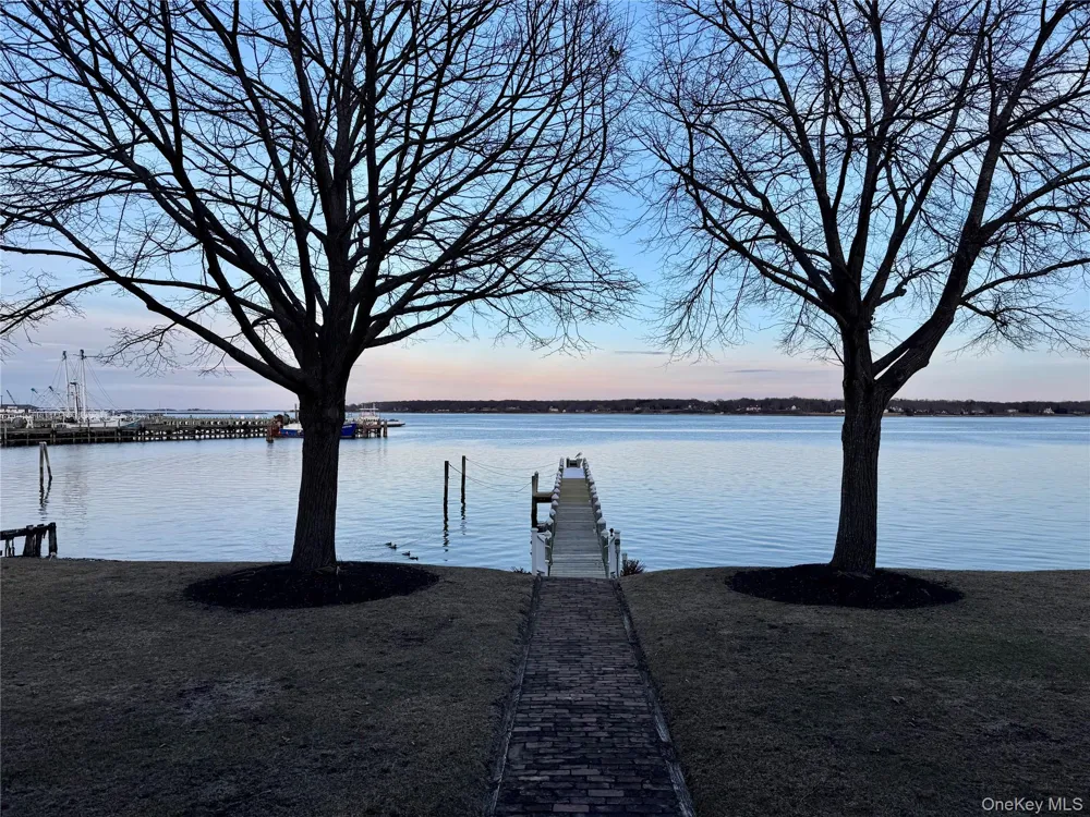 424 4th Street Greenport, NY 11944
