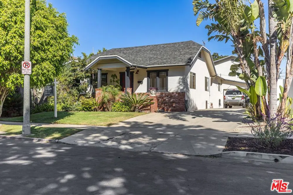 2324 Louella Avenue Venice, CA 90291