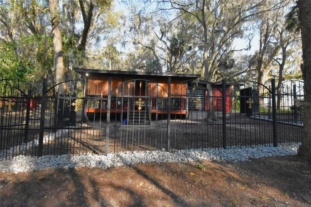 1302 SE WACAHOOTA ROAD Micanopy, FL 32667