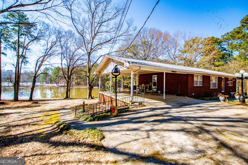 150 Adamson DR Carrollton, GA 30117