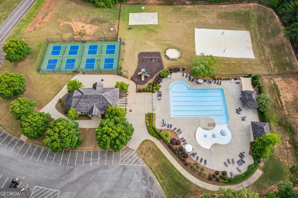 214 Crescent DR Forsyth, GA 31029