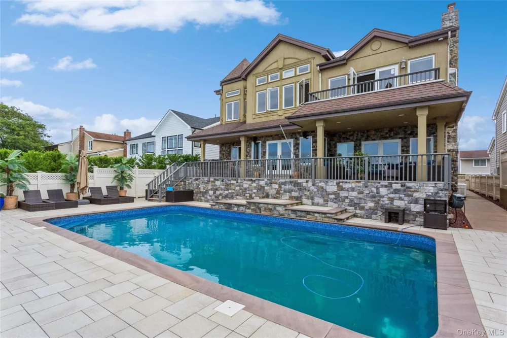 319 Harbor Drive Lido Beach, NY 11561